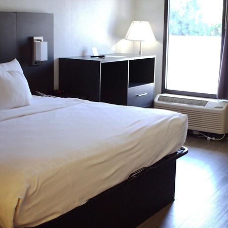 คลาเรียน พอยต์ สเตตวิลล์ Hotel สเตทส์วิลล์ ภายนอก รูปภาพ