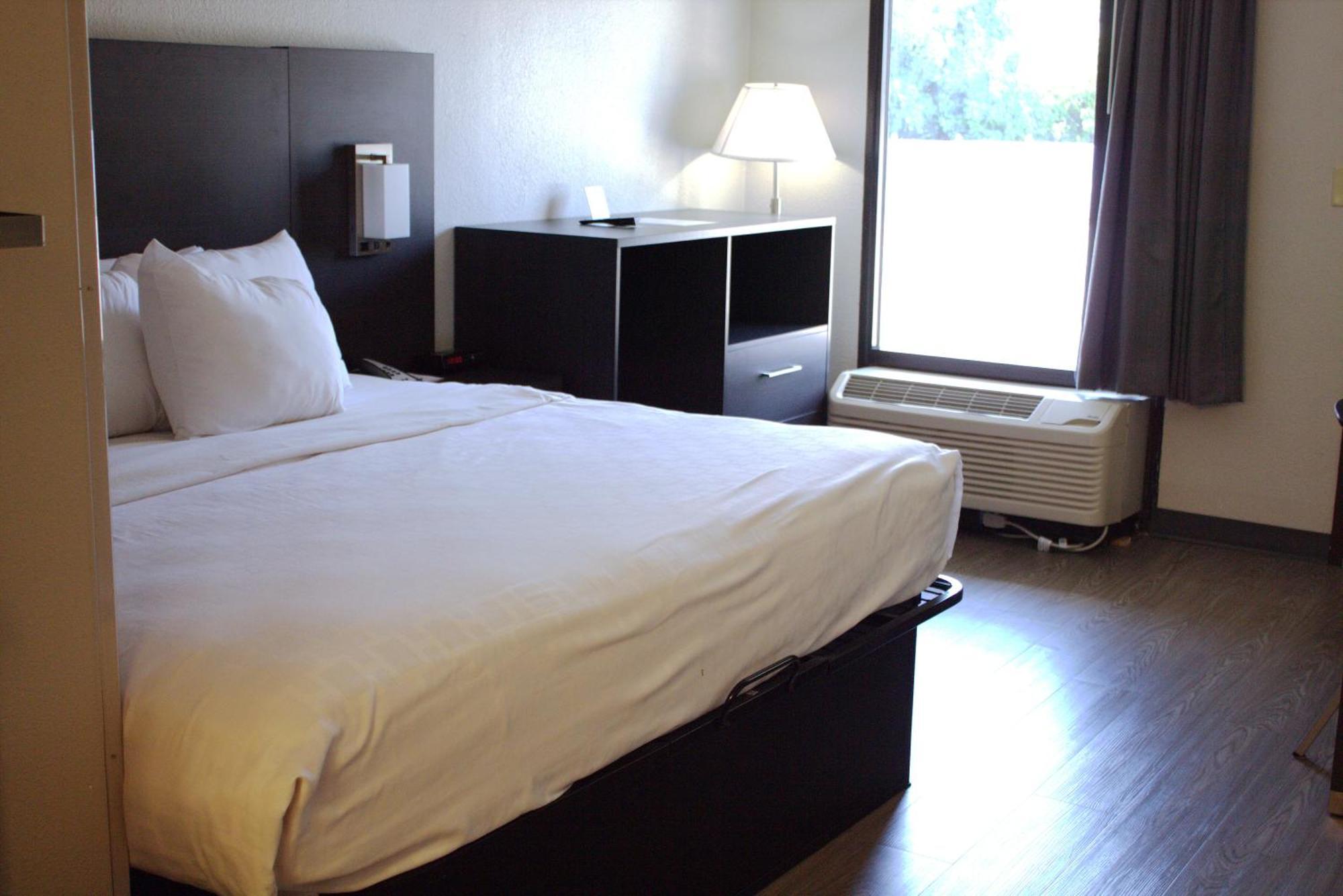 คลาเรียน พอยต์ สเตตวิลล์ Hotel สเตทส์วิลล์ ภายนอก รูปภาพ