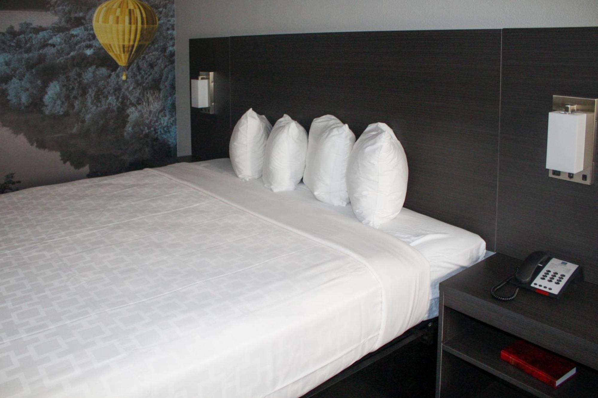 คลาเรียน พอยต์ สเตตวิลล์ Hotel สเตทส์วิลล์ ภายนอก รูปภาพ